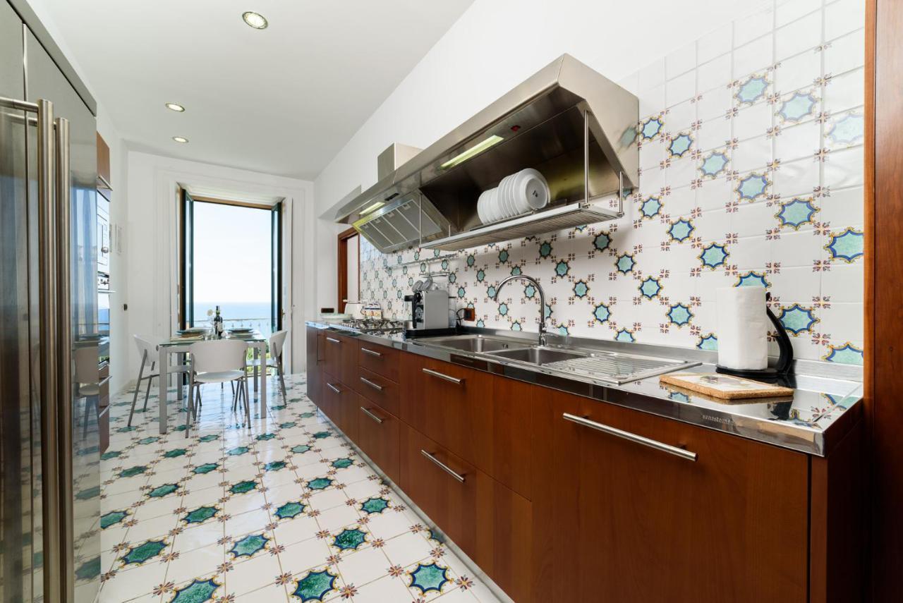 Amalfi Coast Family Luxury Suite Vietri Bagian luar foto