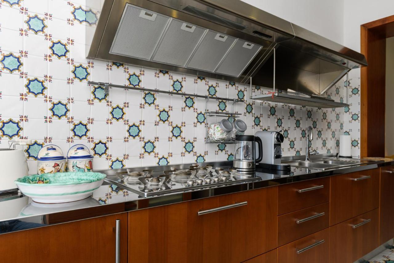 Amalfi Coast Family Luxury Suite Vietri Bagian luar foto