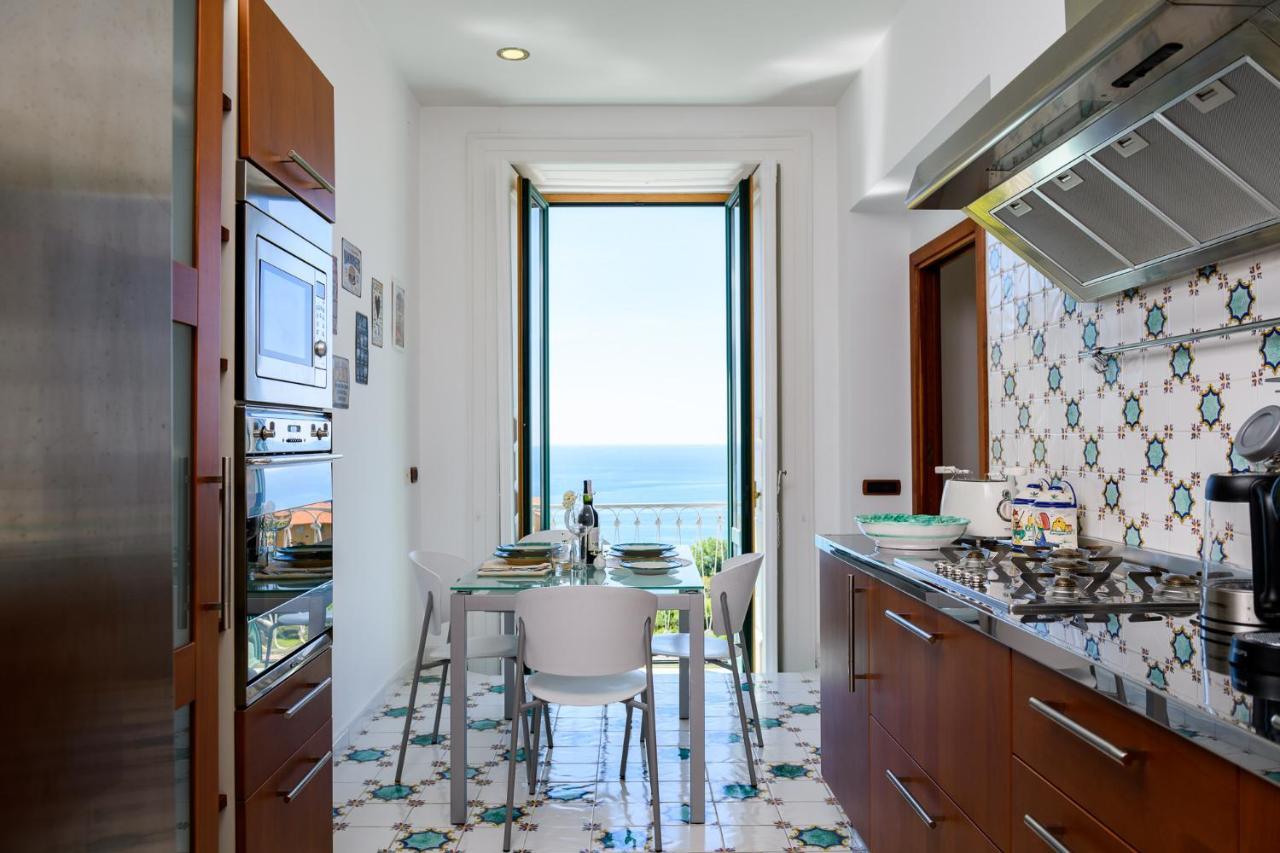 Amalfi Coast Family Luxury Suite Vietri Bagian luar foto