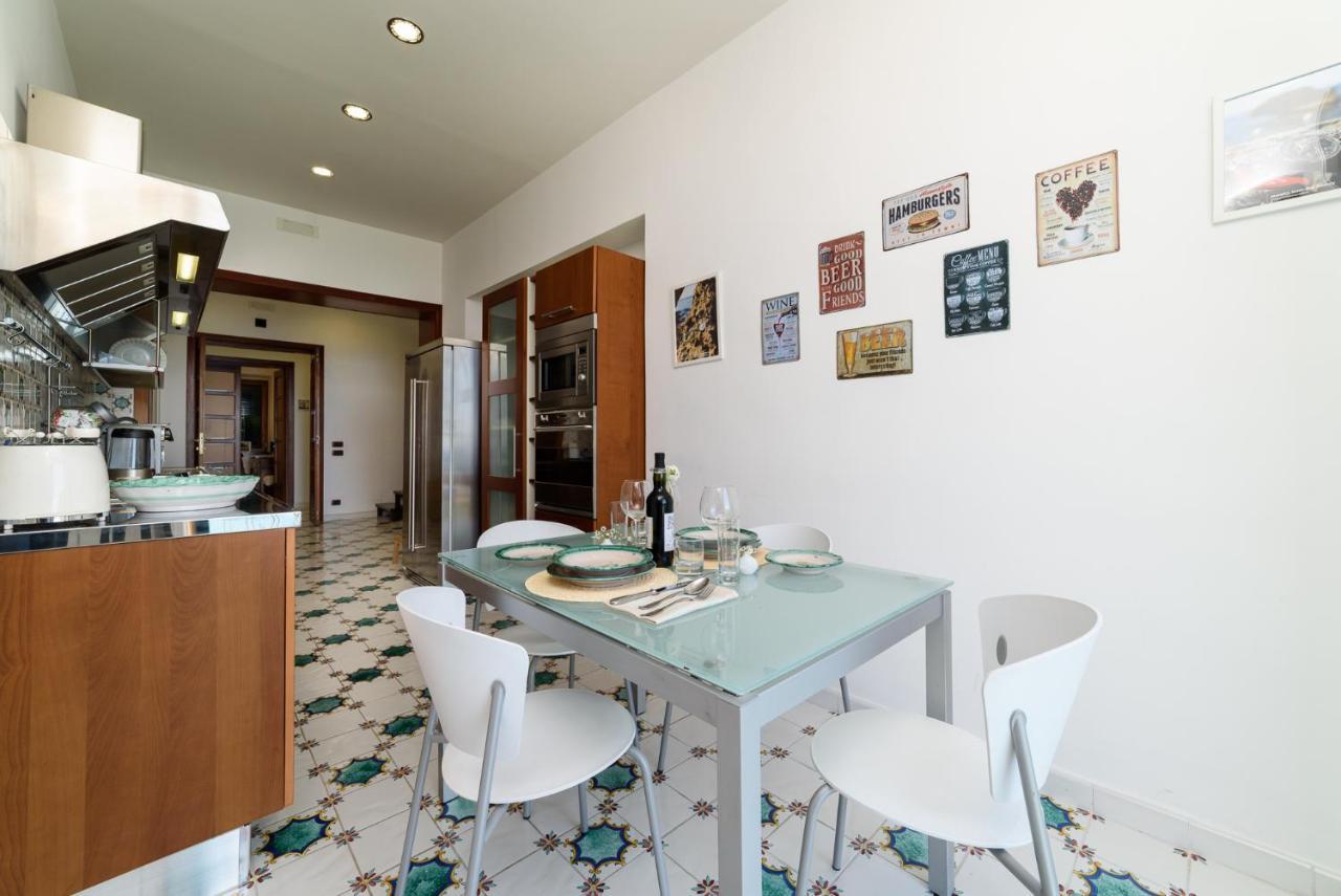 Amalfi Coast Family Luxury Suite Vietri Bagian luar foto
